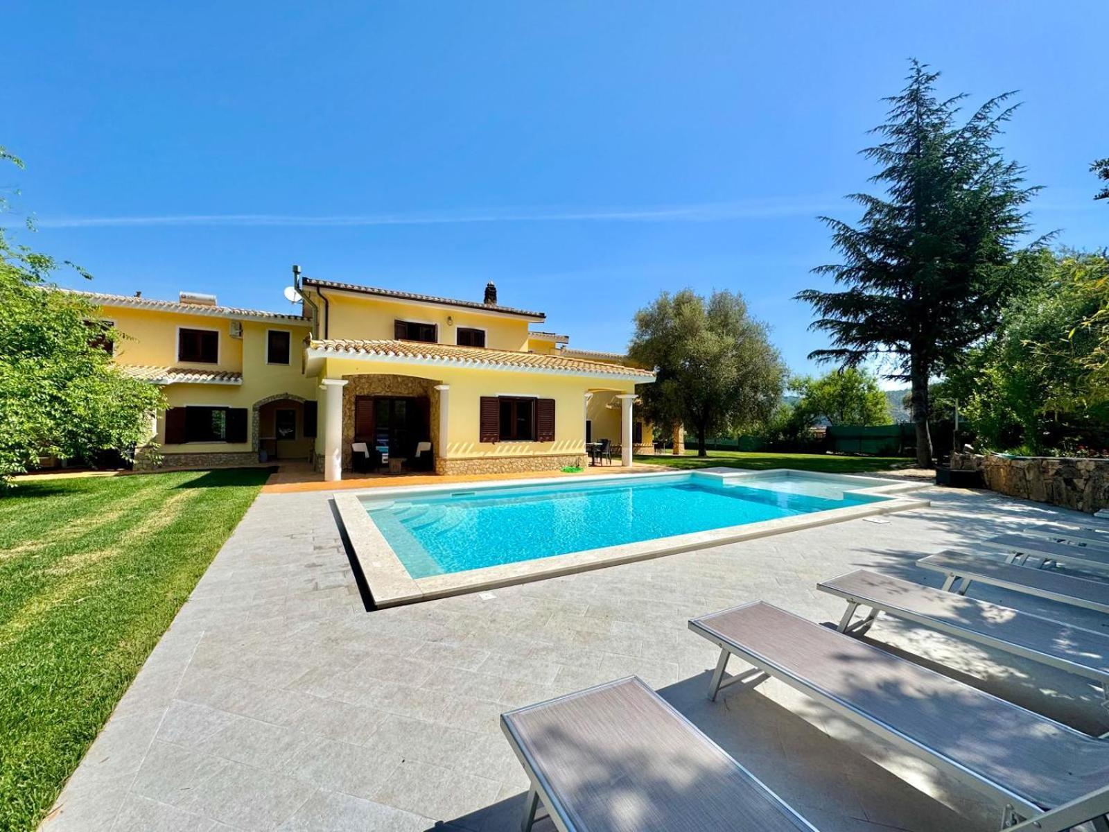 Villa With Pool Cardedu Zewnętrze zdjęcie