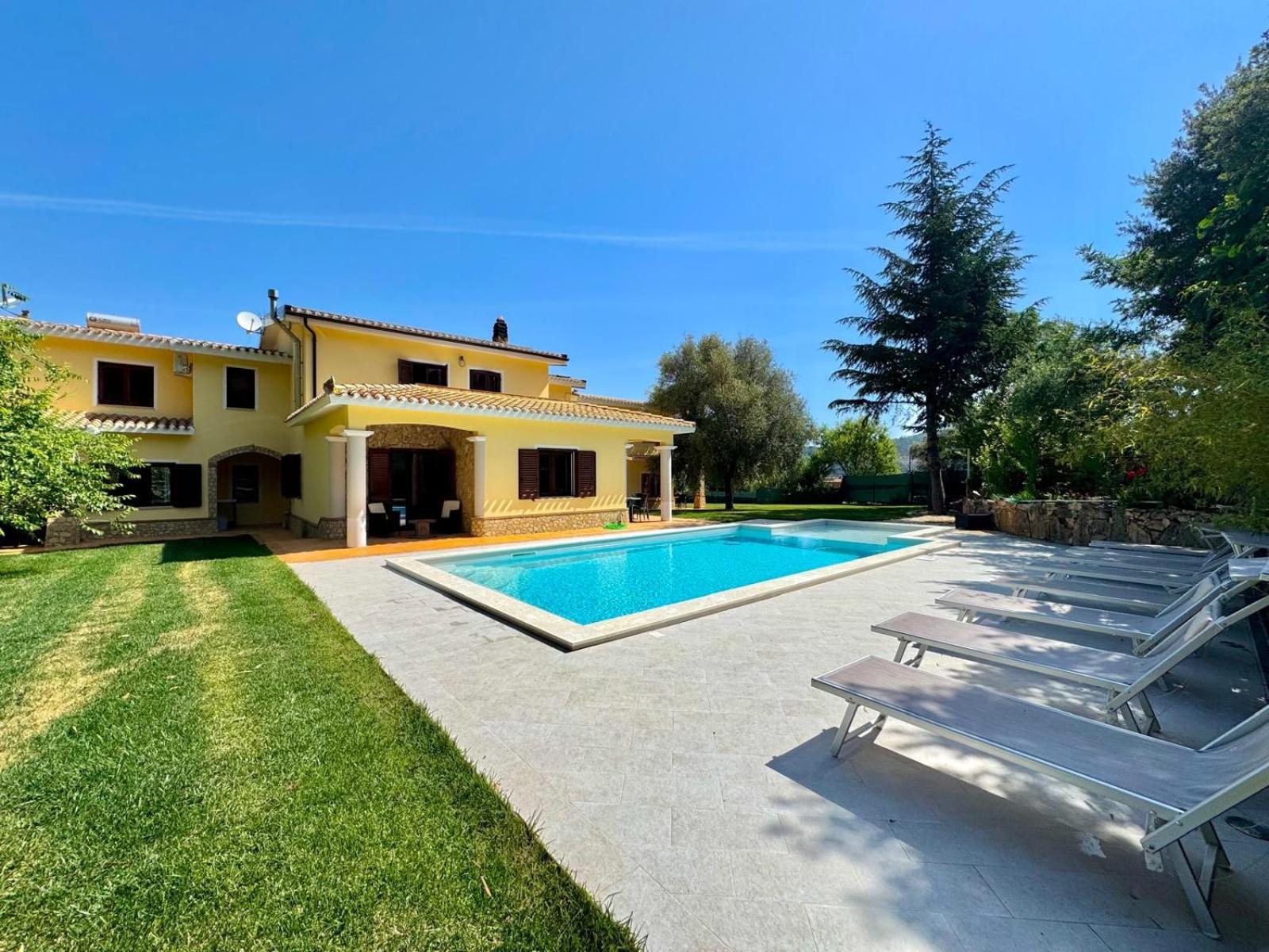 Villa With Pool Cardedu Zewnętrze zdjęcie